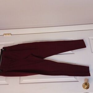 Denim & Co leggings size L maroon color D & Co. Like New